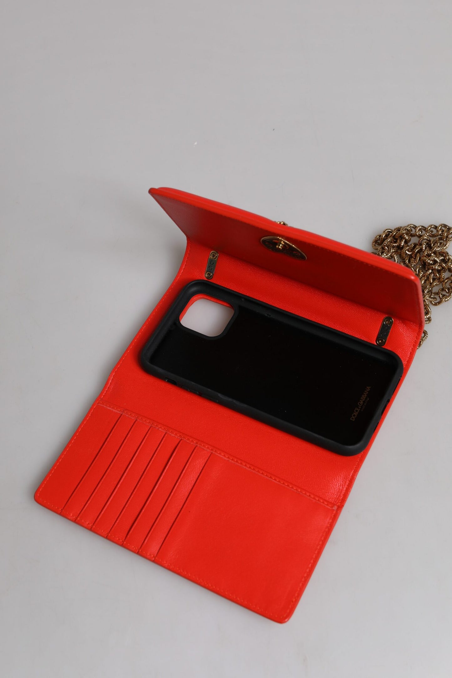 Husă pentru telefon cu lanț cu lanț în formă de trapa Dolce &amp; Gabbana, roșie, matlasată